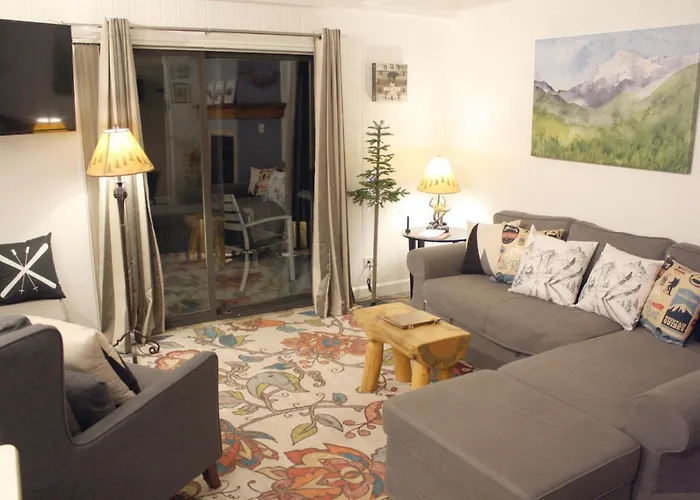 Ski & Racquet #103-C - Access To Indoor Pool, Hot Tubs And Town Shuttle
