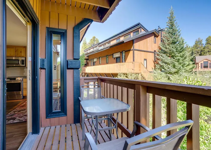 Ski-In Breck Condo: Walk To Shops & Restaurants!